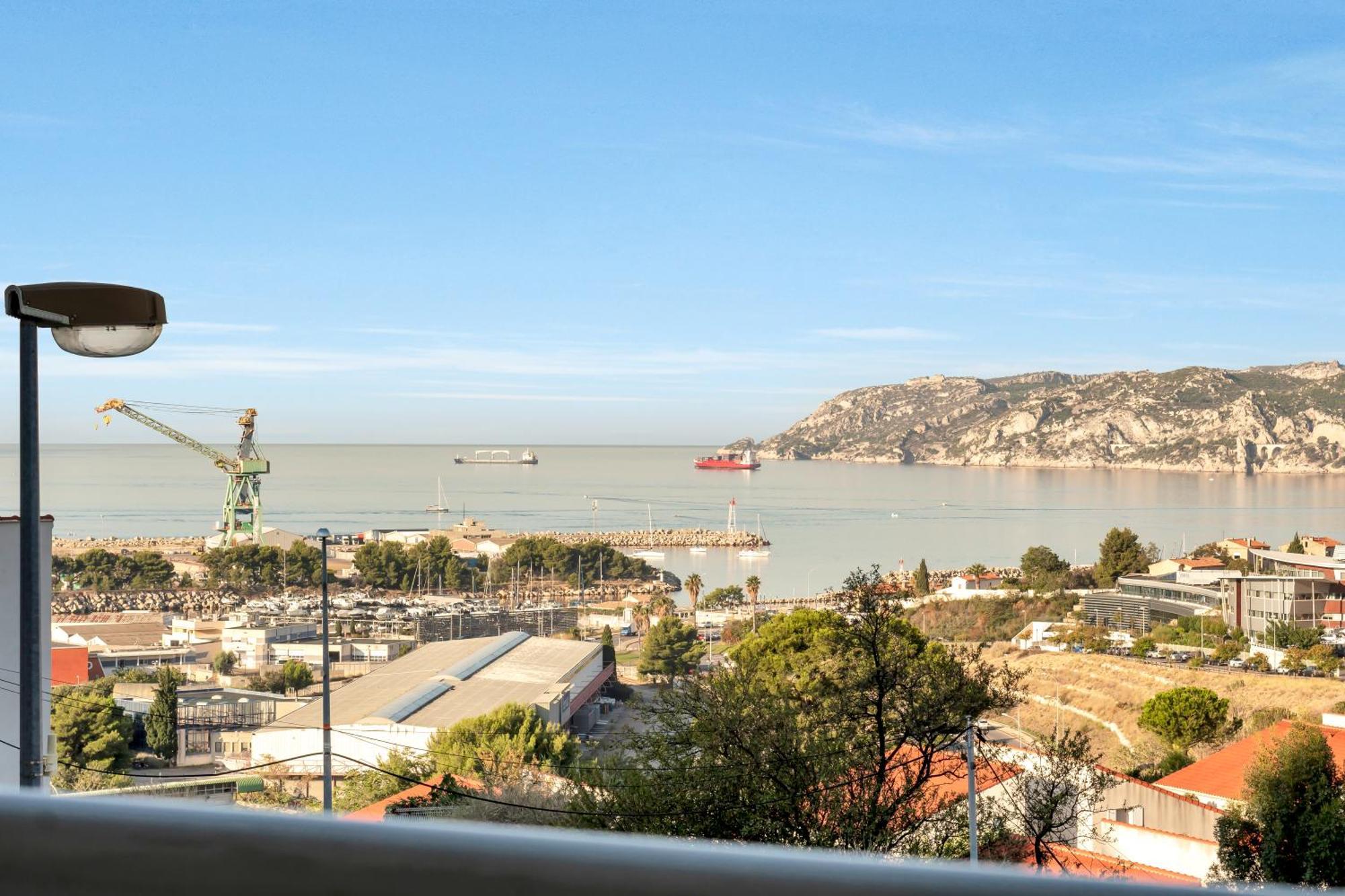 Room In Appartment With Seaview Marseilles Buitenkant foto